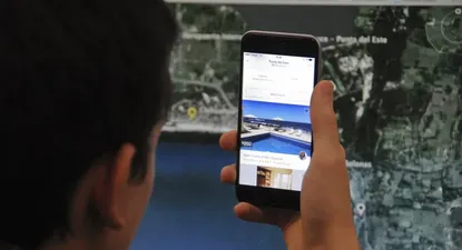 Airbnb, la app resistida por los hoteleros, duplica oferta en Uruguay