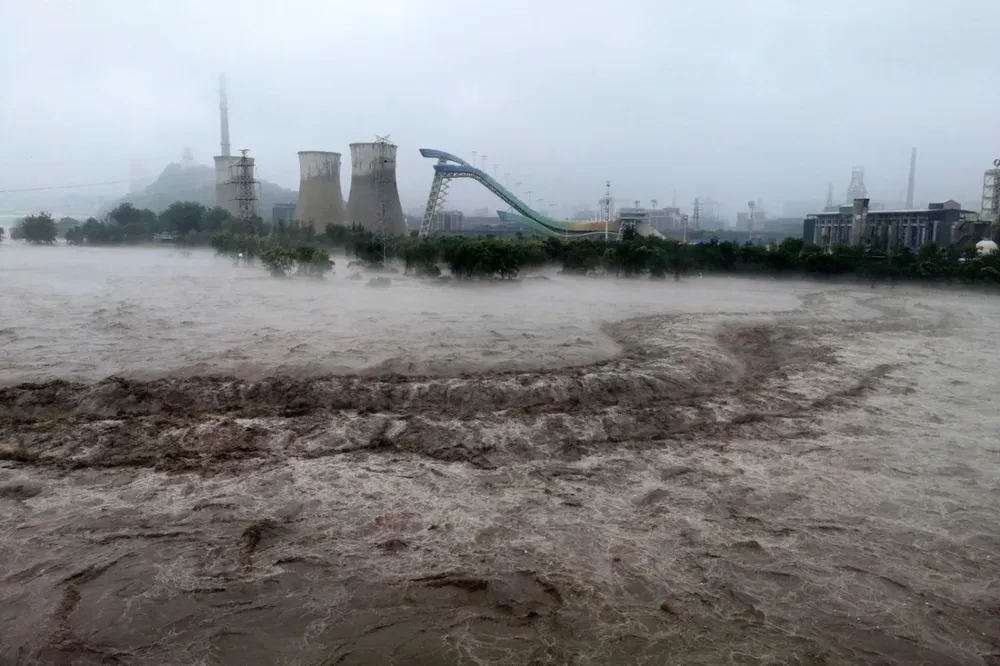 Inundaciones en varias partes de Japón y China por fuertes tormentas