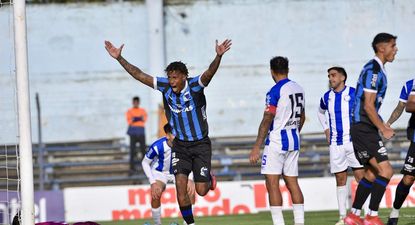 Abel Hernández de Liverpool celebra ante Cerro Largo por el Torneo Apertura