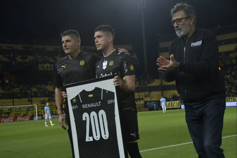 Dawson cumplió 200 partidos con Peñarol