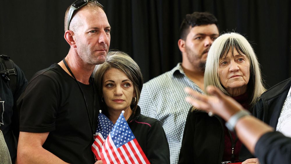 Un primer grupo de 59 sudafricanos llegó a Washington DC este lunes.