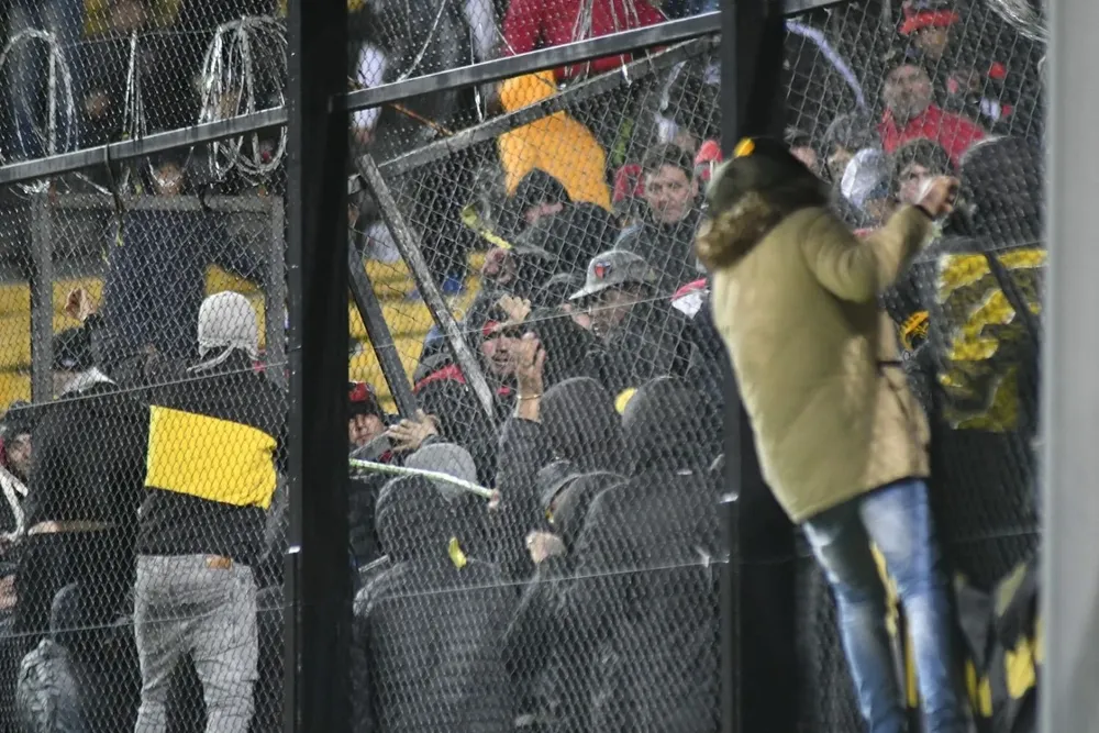 Incidentes en la tribuna Güelfi