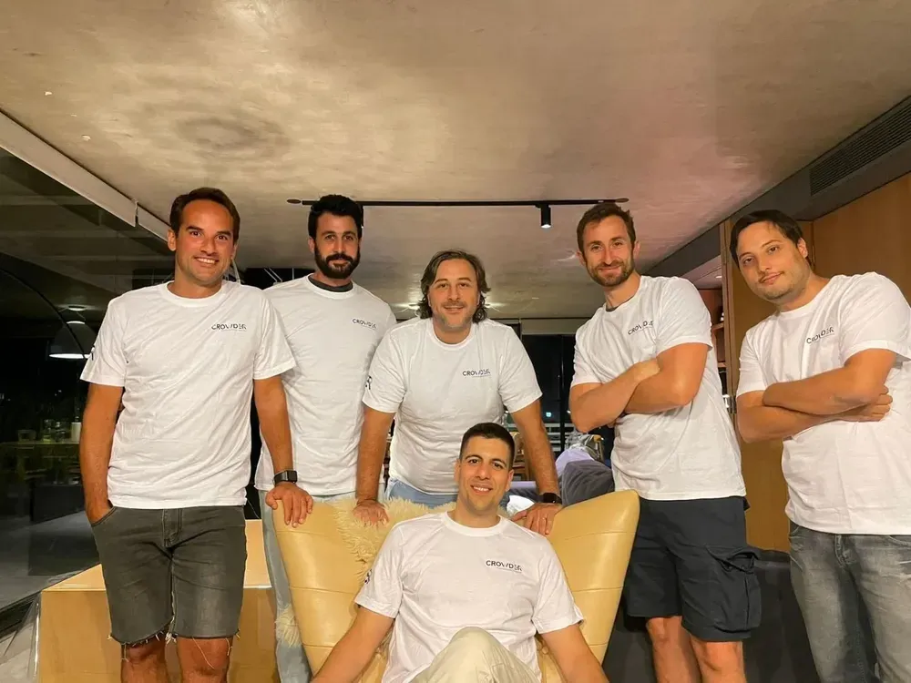 Equipo de Crowder. Arriba de izquierda a derecha: Mateo Infantozzi, Nicolás Fornasari, Andrés Piccardo, Rodrigo Álvarez, Nicolás Rodríguez. Abajo: Guillermo Rodríguez Pereira Equipo de Crowder. Arriba de izquierda a derecha: Mateo Infantozzi, Nicolás Fornasari, Andrés Piccardo, Rodrigo Álvarez, Nicolás Rodríguez. Abajo: Guillermo Rodríguez Pereira