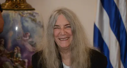 asi recibio patti smith su distincion como visitante ilustre en montevideo