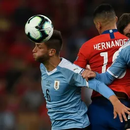 Bentancur y Valverde en un partido contra Chile Bentancur y Valverde en un partido contra Chile