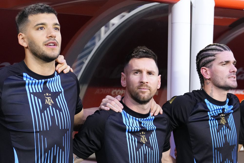 Lionel Messi en el banco de suplentes en Argentina vs Perú por la Copa América 2024 Lionel Messi en el banco de suplentes en Argentina vs Perú por la Copa América 2024