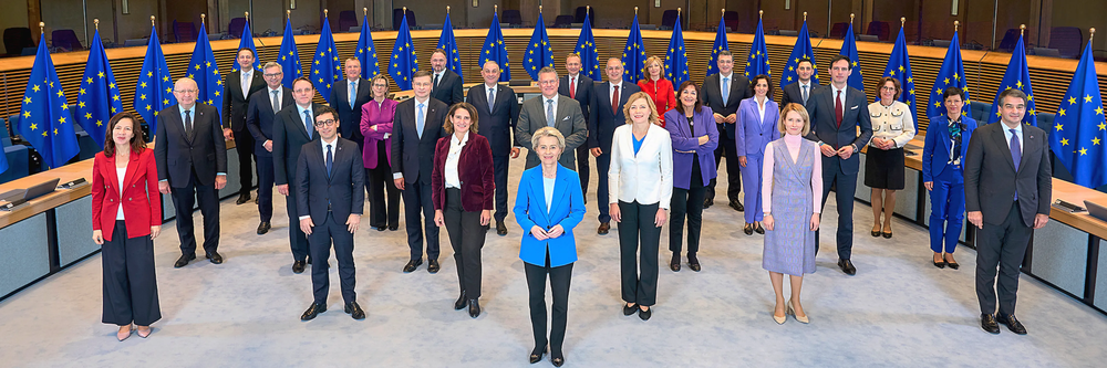 Los miembros del Colegio de Comisarios de los veintisiete países de la UE