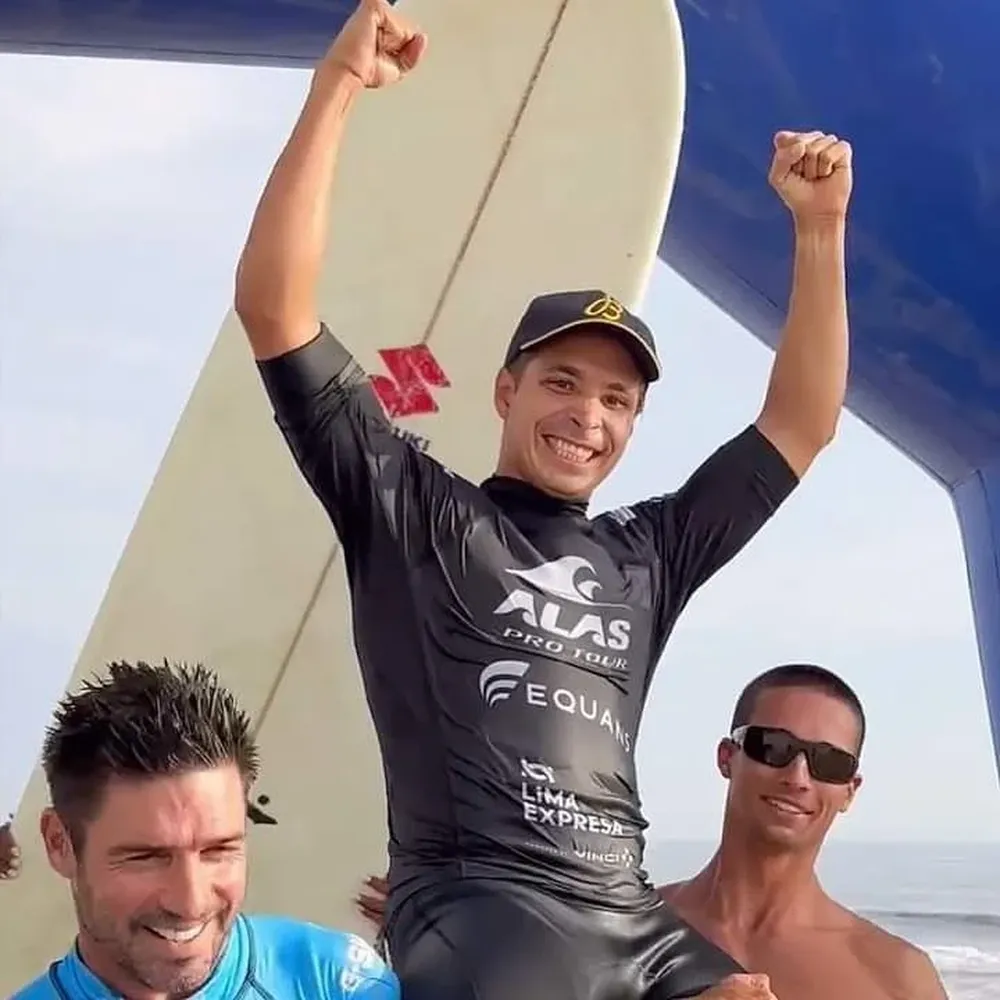 El festejo de Julián Schweizer en Punta Rocas