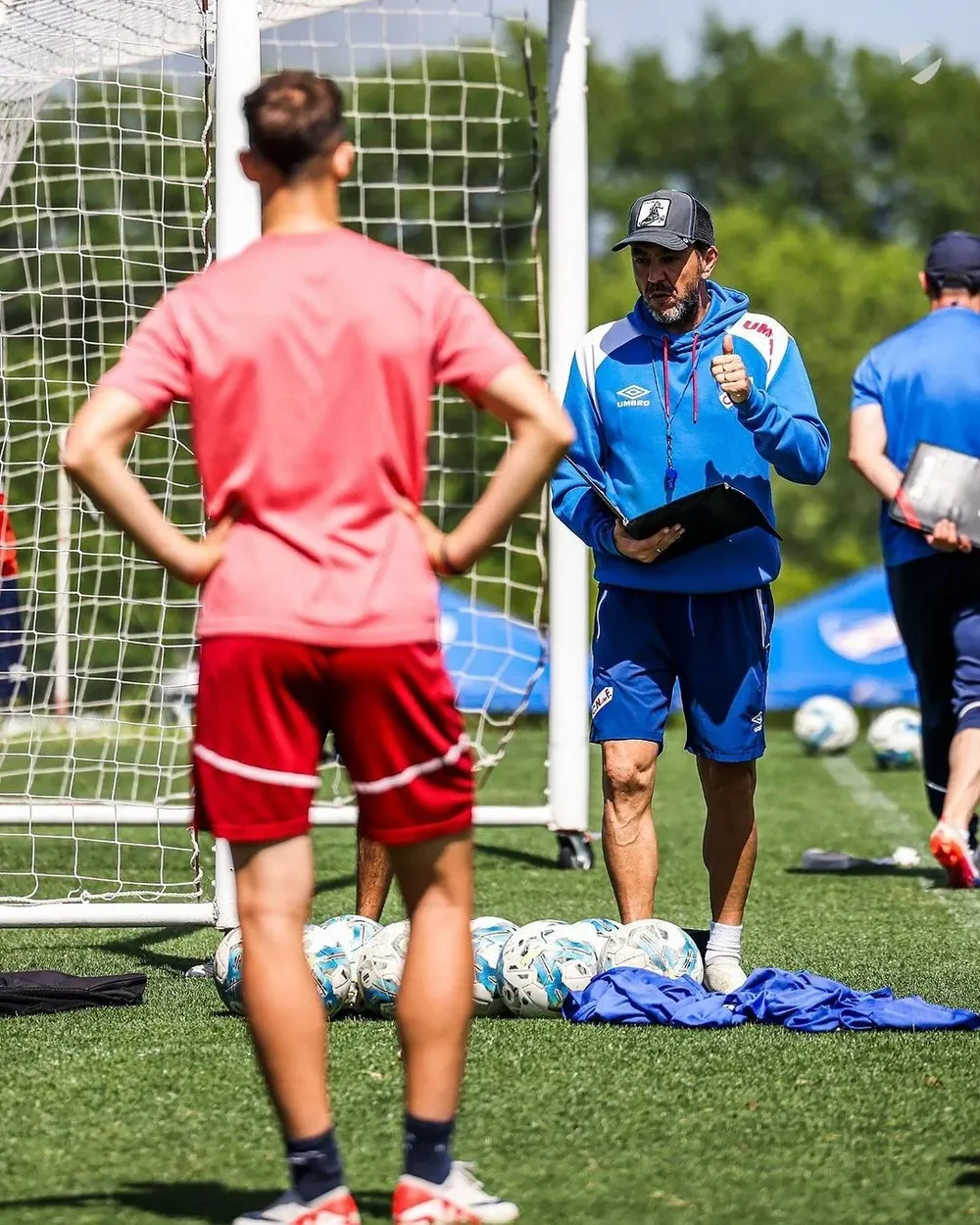 El Chino Recoba en la práctica de Nacional