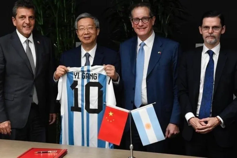 Sergio Massa y Miguel Pesce en su gira en China