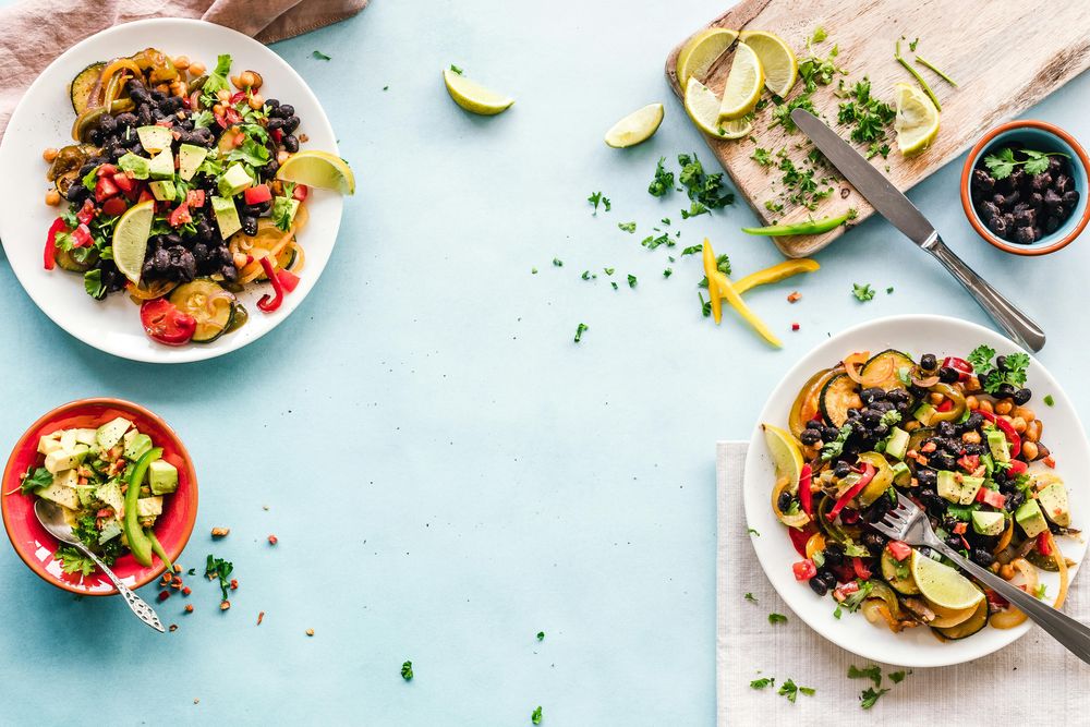 Los frijoles negros son fáciles de incluir en una marcada variedad de platos. Pexels