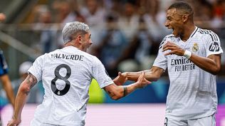 Federico Valverde, con el dorsal número 8 de Real Madrid por primera vez, y Kylian Mbappé, los autores de los goles en la final de la Supercopa Europea ante Atalanta