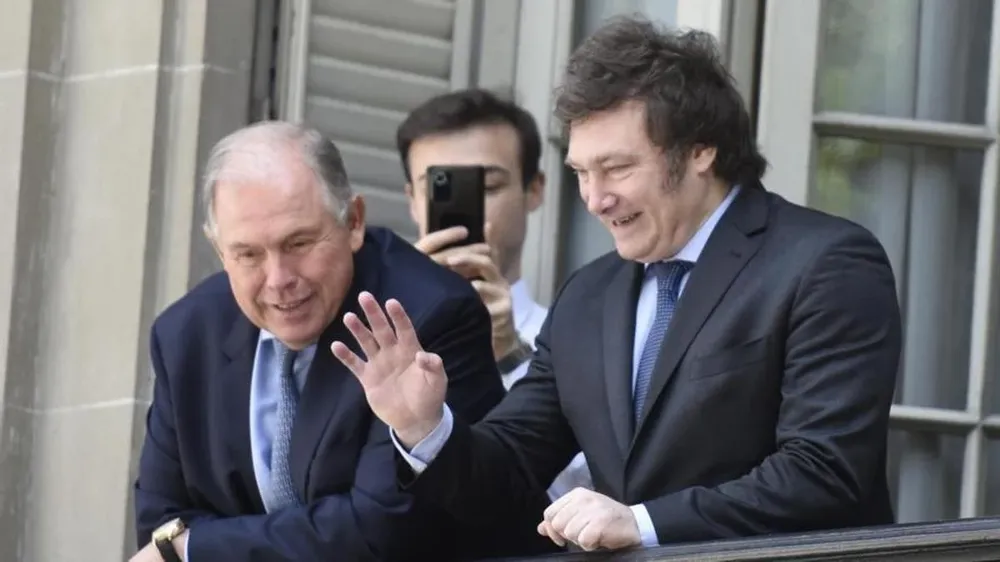 El presidente electo Javier Milei junto a Gerardo Werthein.