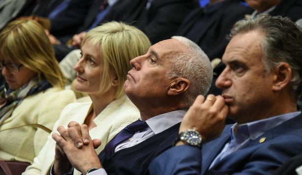 El presidente Yamandú Orsi junto al ministro del Interior, Carlos Negro