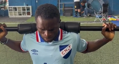 Ebere entrena en Brasil con la camiseta de Nacional