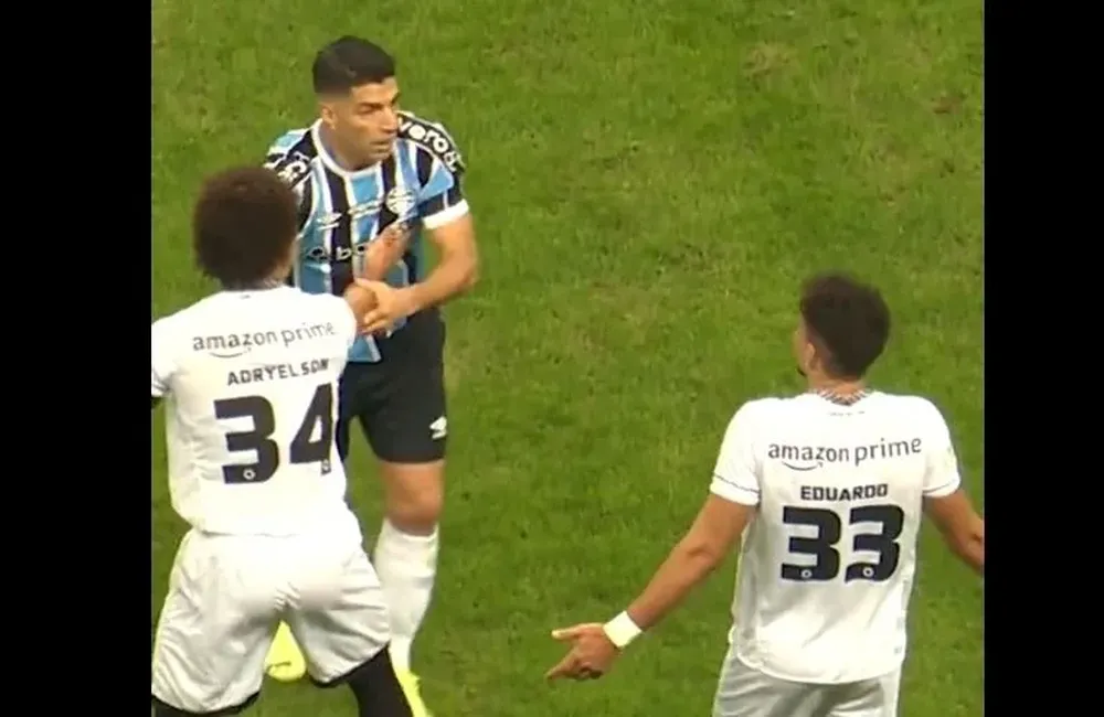 Luis Suárez y la bronca con jugadores de Botafogo