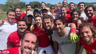 Diego Godín debutó con La Escapada en la Liga Universitaria y anotó dos goles