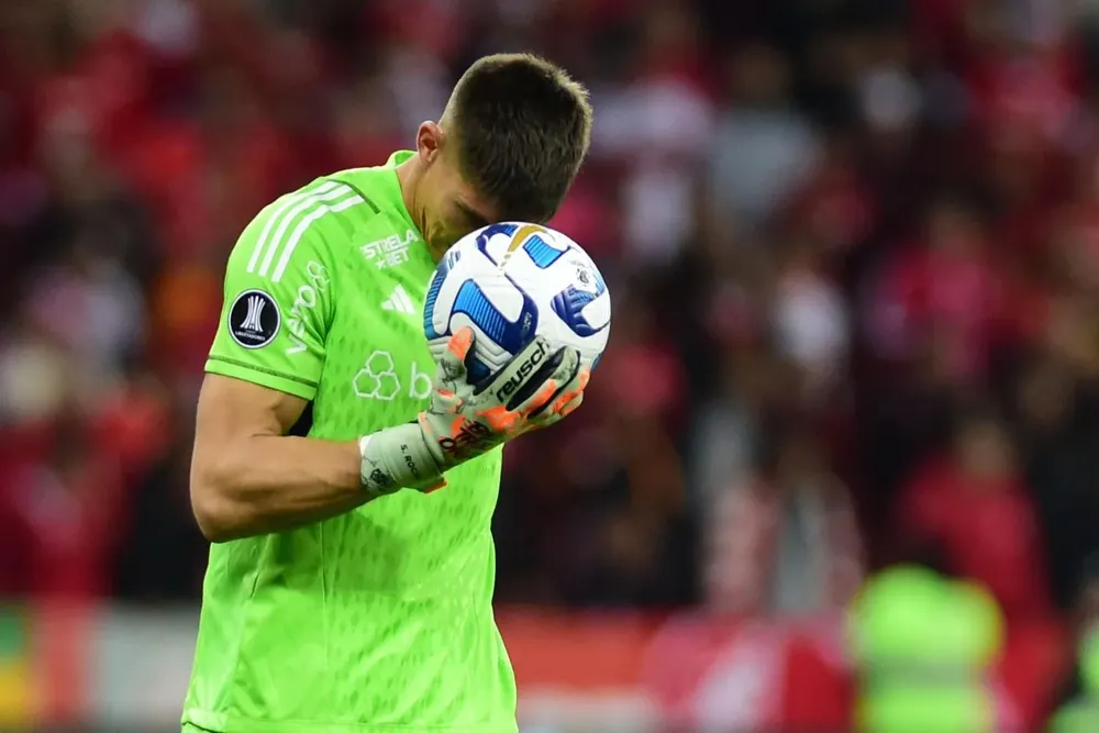 Rochet tuvo atajadas notables y luego llegó el empate de Botafogo y llegaron las críticas