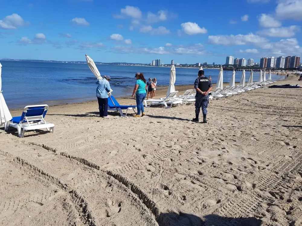 La Intendencia de Maldonado irá todos los días a las playas tratar de evitar que se reserve lugar en la playa, dijo la directora de Medio Ambiente