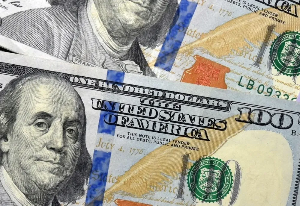 La brecha cambiaria es de un 149% respecto del dólar oficial.
