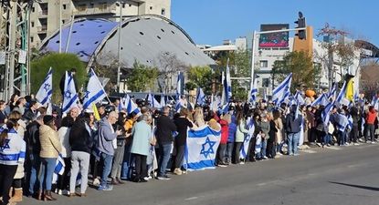 El adiós de una nación: Israel despide a la familia Bibas en un emotivo funeral multitudinario