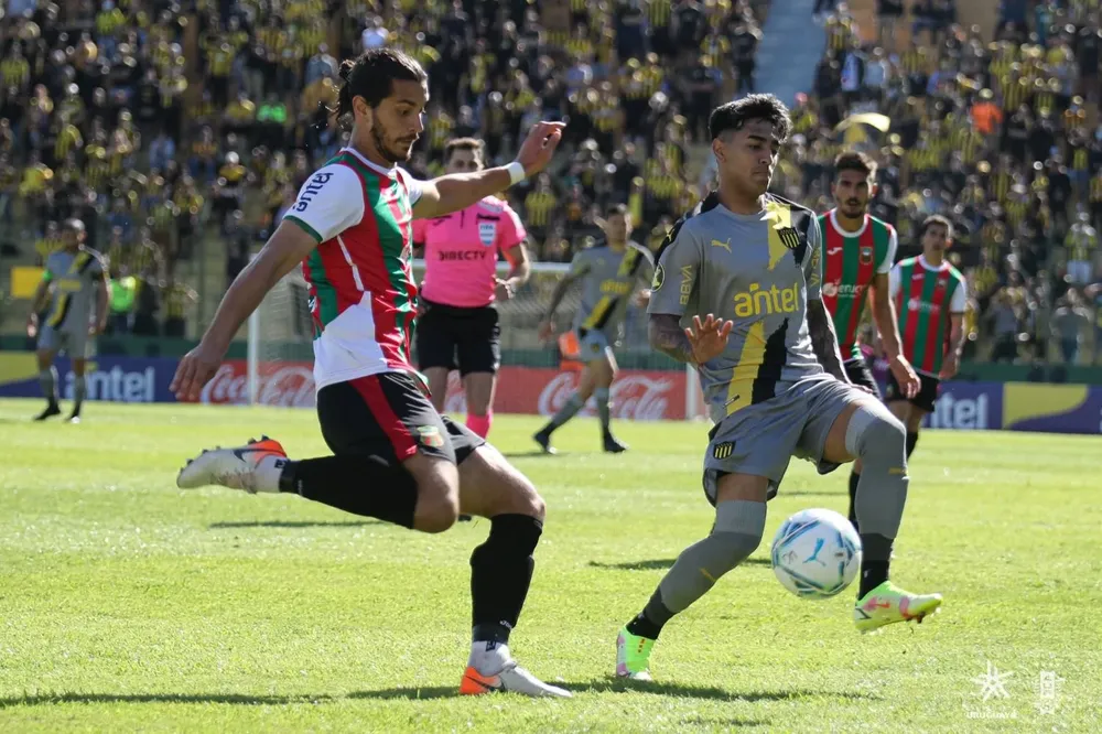 Joaquín Varela sale en largo marcado por Facundo Torres