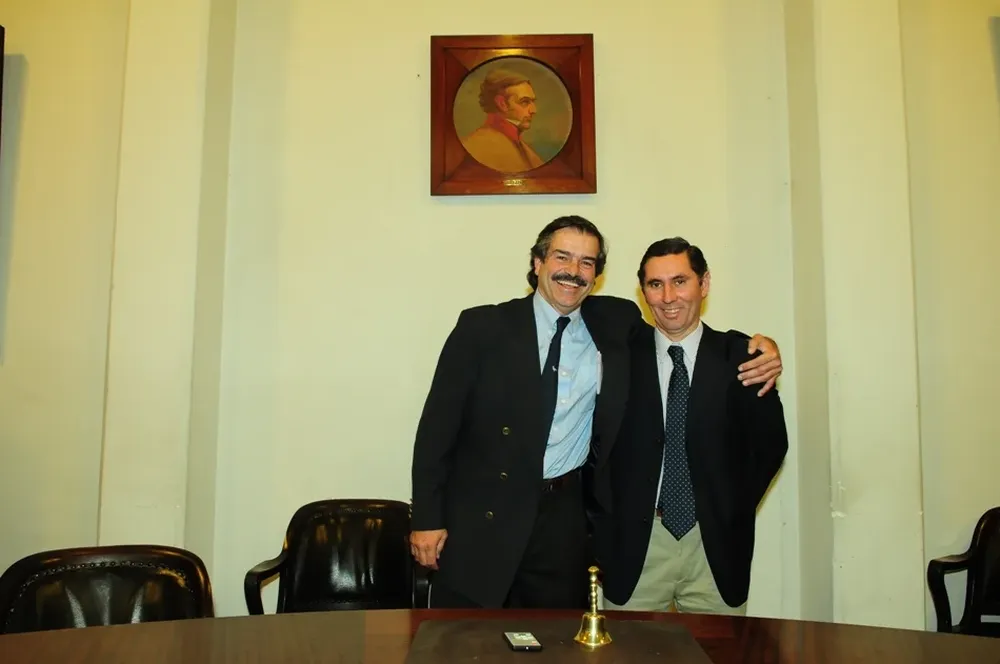 Uriarte y Sanguinetti en el acto de cambio de mando