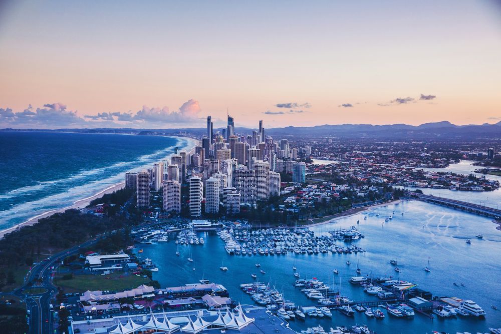 Planificar una mudanza a Australia requiere entender tanto el potencial de ingresos como el costo de vida en diferentes ciudades australianas.