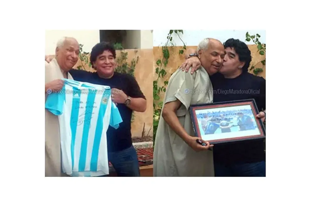 Maradona con el juez que no vio la mano en el Mundial de 1986