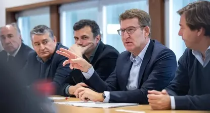 Alberto Núñez Feijóo, con sindicatos y asociaciones de las Fuerzas y Cuerpos de Seguridad en Barbate.