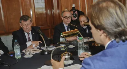 oposicion pide aplicacion de clausula democratica por venezuela