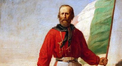 Garibaldi, con su famosa camisa roja, fue apodado el "héroe del Viejo y del Nuevo Mundo".