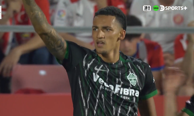 Álvaro Rodríguez celebra su gol contra el Girona