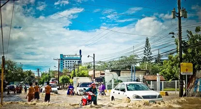Con inundaciones récord, los expertos se preguntan cómo pueden las comunidades adaptarse mejor para limitar el daño