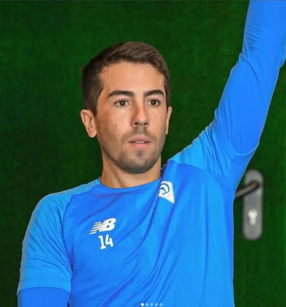 Carlos De Pena ya partió hacia Rumania en tren, aunque le esperan largas horas antes de llegar