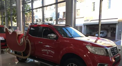 Nissan recorrió Latinoamérica junto a Papá Noel para entregar sus regalos a los niños