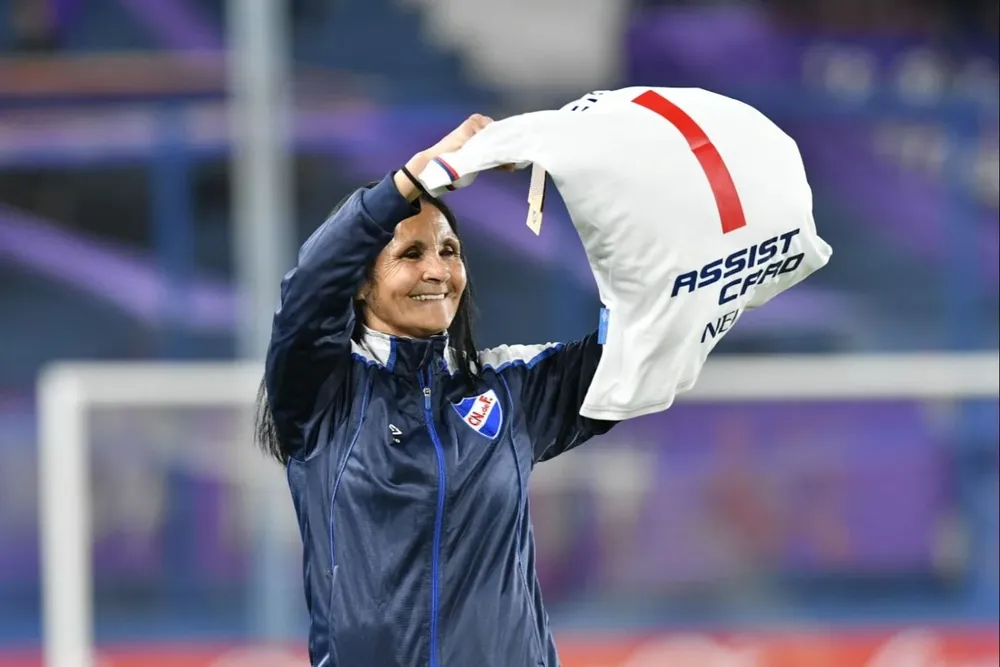 Nelly Portillo, ovacionada