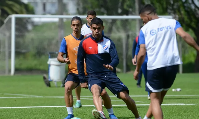 El Cacique solo mostró el juego de suplentes ante la prensa