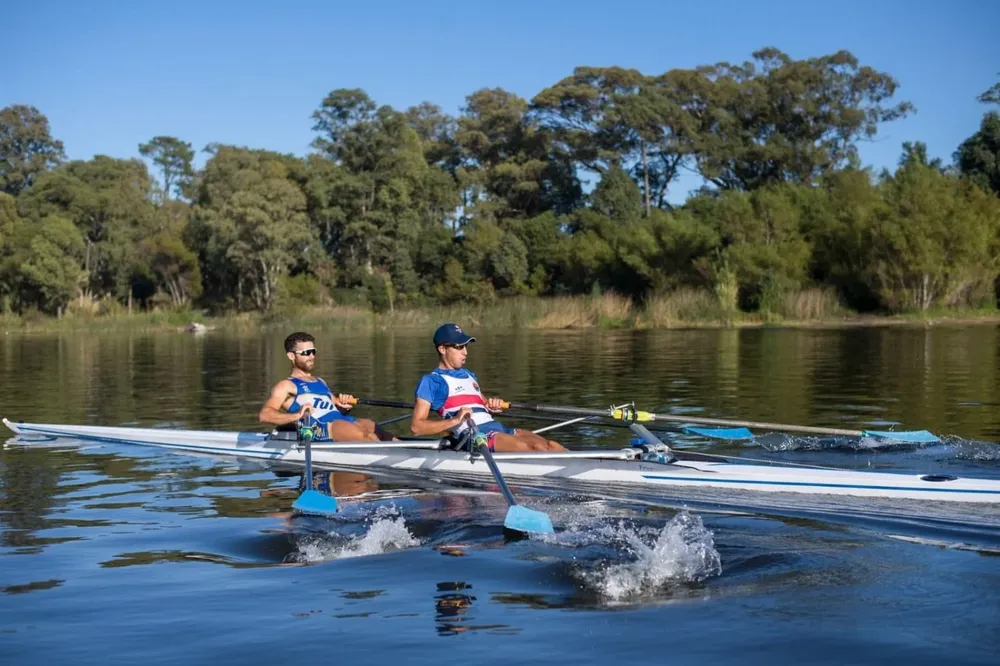 Bruno Cetraro y Felipe Kluver en plena acción