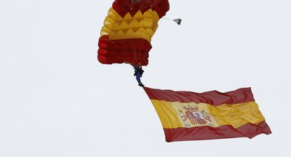 Desfile del 12 de octubre: los Reyes presidieron la celebración y por mala visibilidad se redujo la exhibición aérea