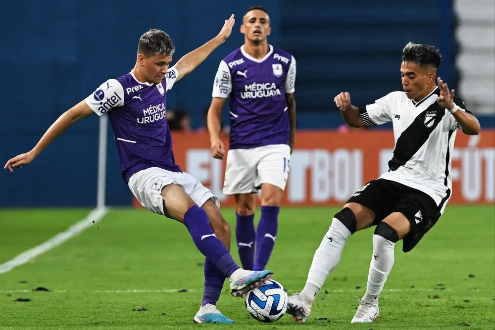 El partido entre Defensor Sporting y Danubio