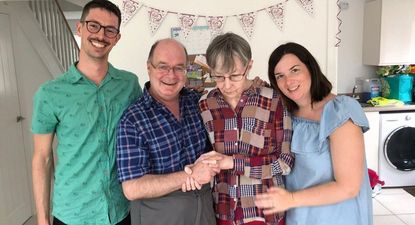 John Jennings, con su padre Stuart, su madre Carol y su hermana Emily