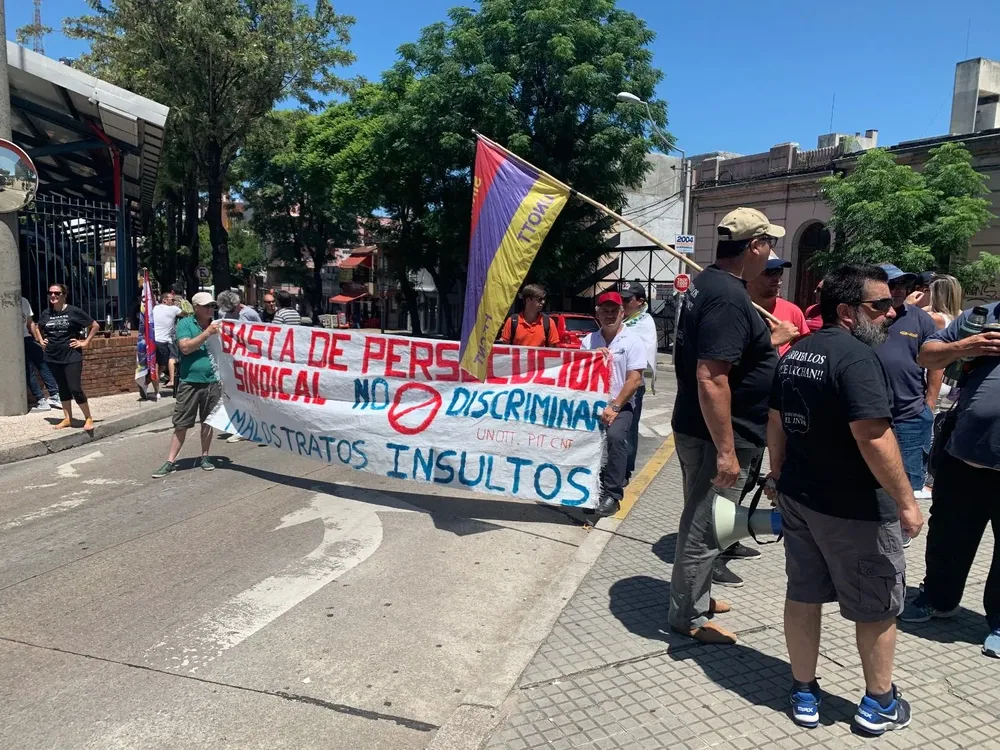 Reprsentantes de la UNOTT se manifiestan en Tres Cruces