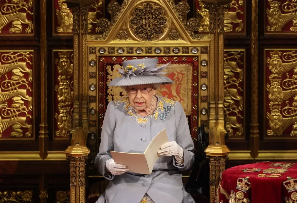 La reina Isabel espera su nieto número doce