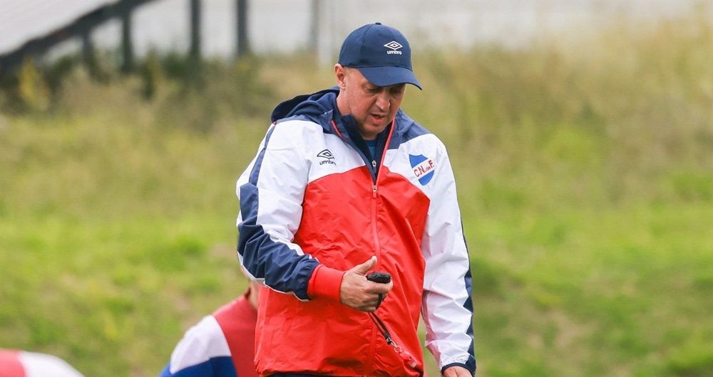 Javier Carballo, ayudante técnico de Peirano en Nacional