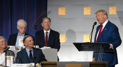 Donald Trump habló ante un grupo de empresarios y líderes de la industria en el Economic Club de Nueva York