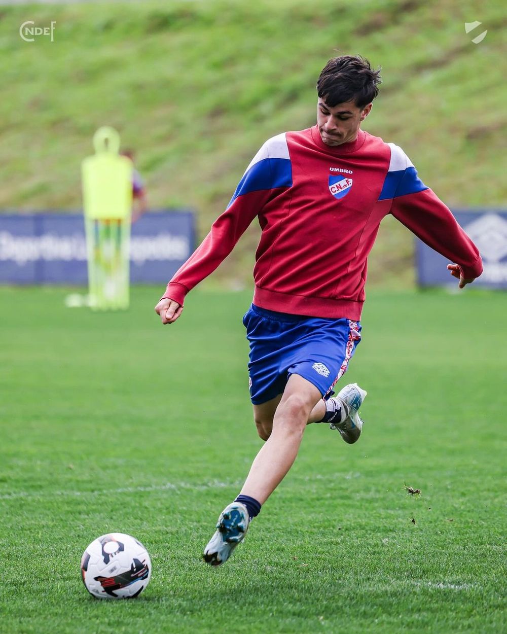 Gonzalo Petit entrenó este lunes en Los Céspedes