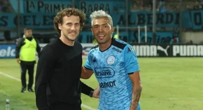 La fama de Forlán: un jugador de Belgrano le pidió una foto cuando salió de la cancha