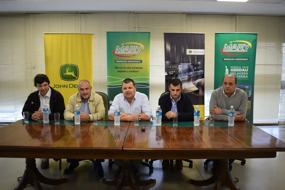 Ignacio Mattos, Luis Aberastegui, Álvaro Venturini, Gustavo Aberastegui y Carlos Maiorano.