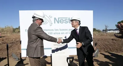 Tabaré Vázquez junto a Laurent Freixe en la colocación de la piedra fundamental